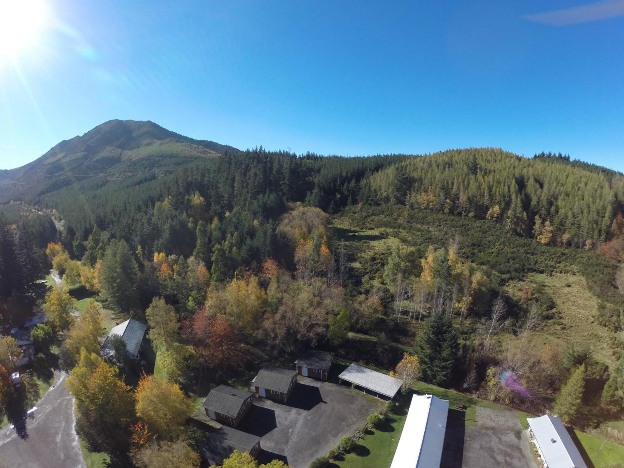 Alpine Adventure Holiday Park Ханмер-Спрингс Экстерьер фото