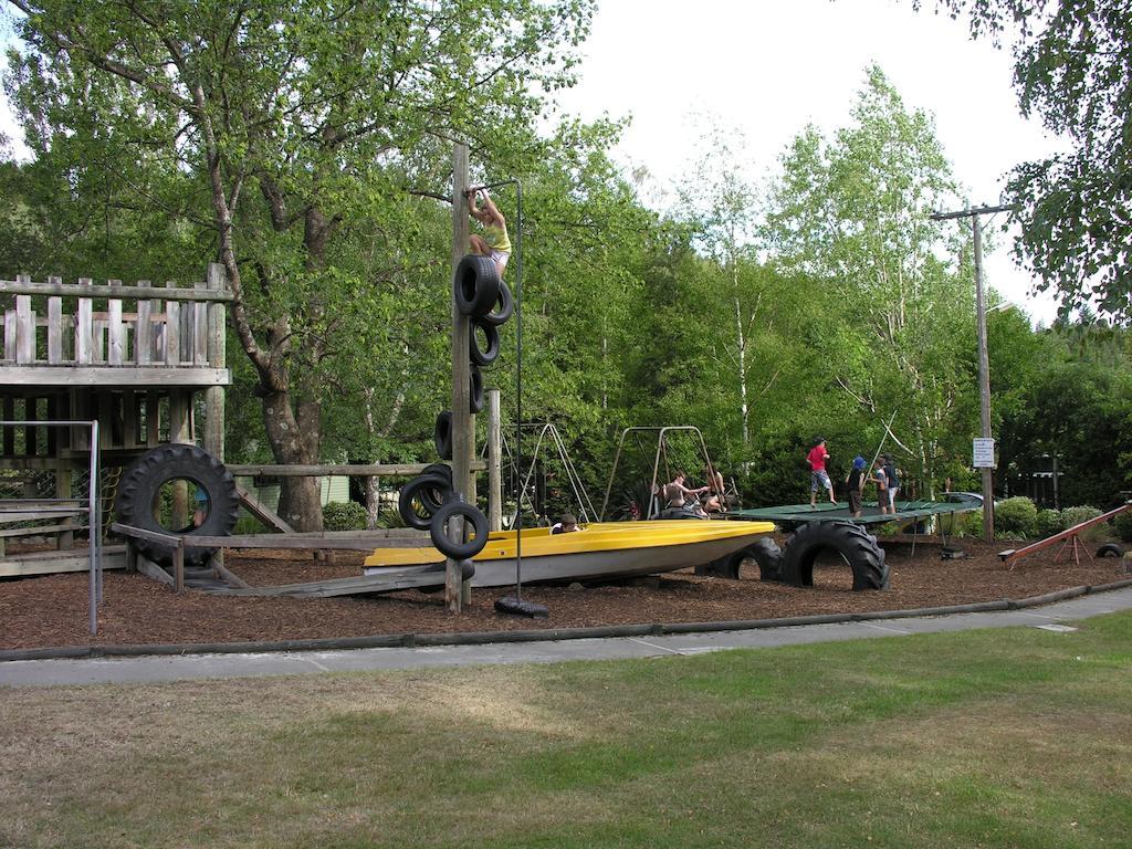 Alpine Adventure Holiday Park Ханмер-Спрингс Экстерьер фото