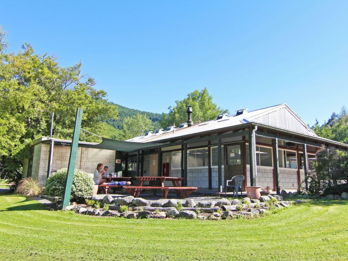 Alpine Adventure Holiday Park Ханмер-Спрингс Экстерьер фото